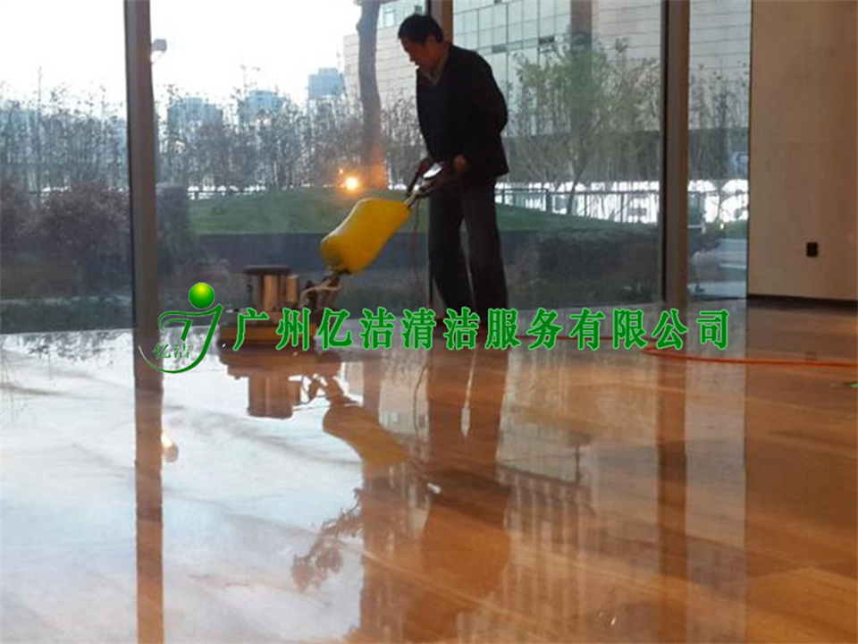 广州强化地板需要打蜡吗？